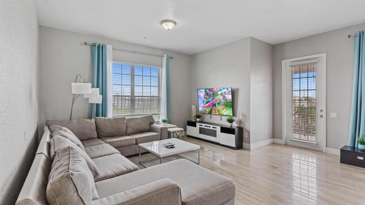 5048 Light and Airy Resort 4BD Apartment #407 - Image 1