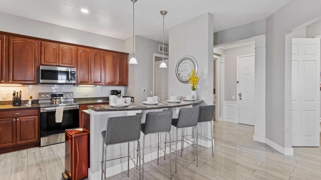 5048 Light and Airy Resort 4BD Apartment #407 - Image 10