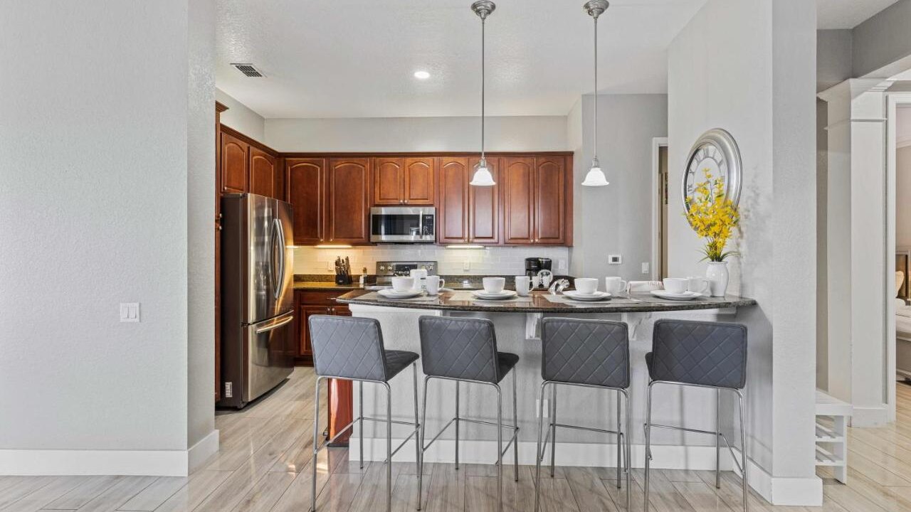 5048 Light and Airy Resort 4BD Apartment #407 - Image 9