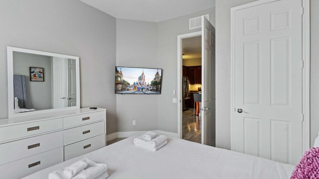 5048 Light and Airy Resort 4BD Apartment #407 - Image 17