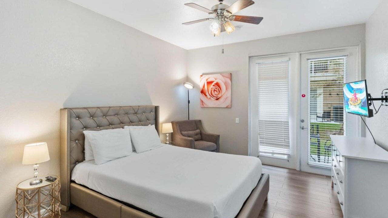 5063 Cozy & Spacious 3BR/3BA Retreat-Vista Cay #66 - Image 25