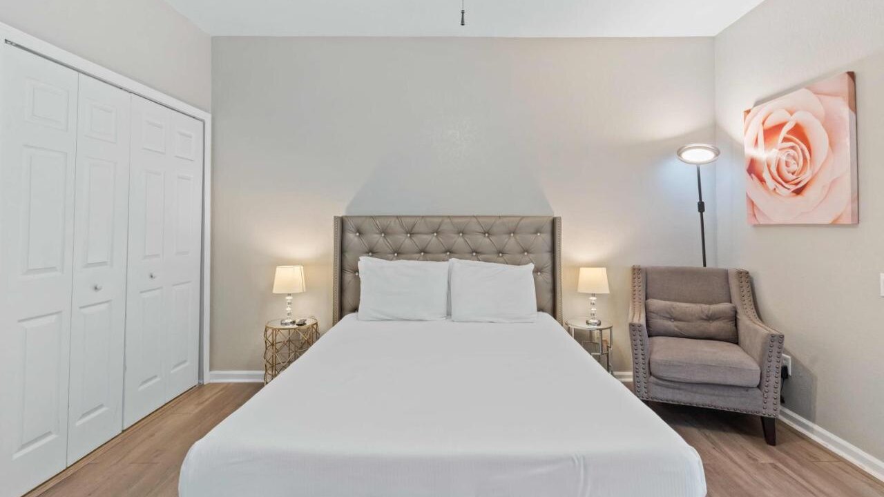 5063 Cozy & Spacious 3BR/3BA Retreat-Vista Cay #66 - Image 23