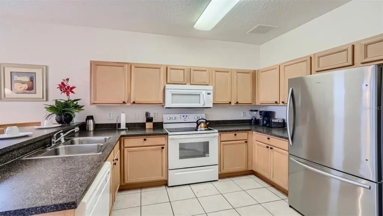 509 Relax & Play at This 6BR Pool Home - Image 12