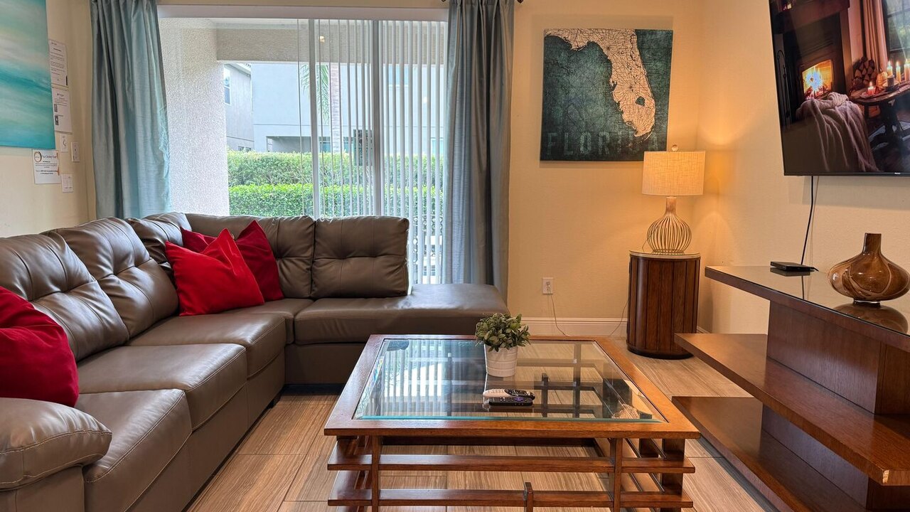 520 - 8BD Home Pool/Spa - Movie & Game room - Image 2