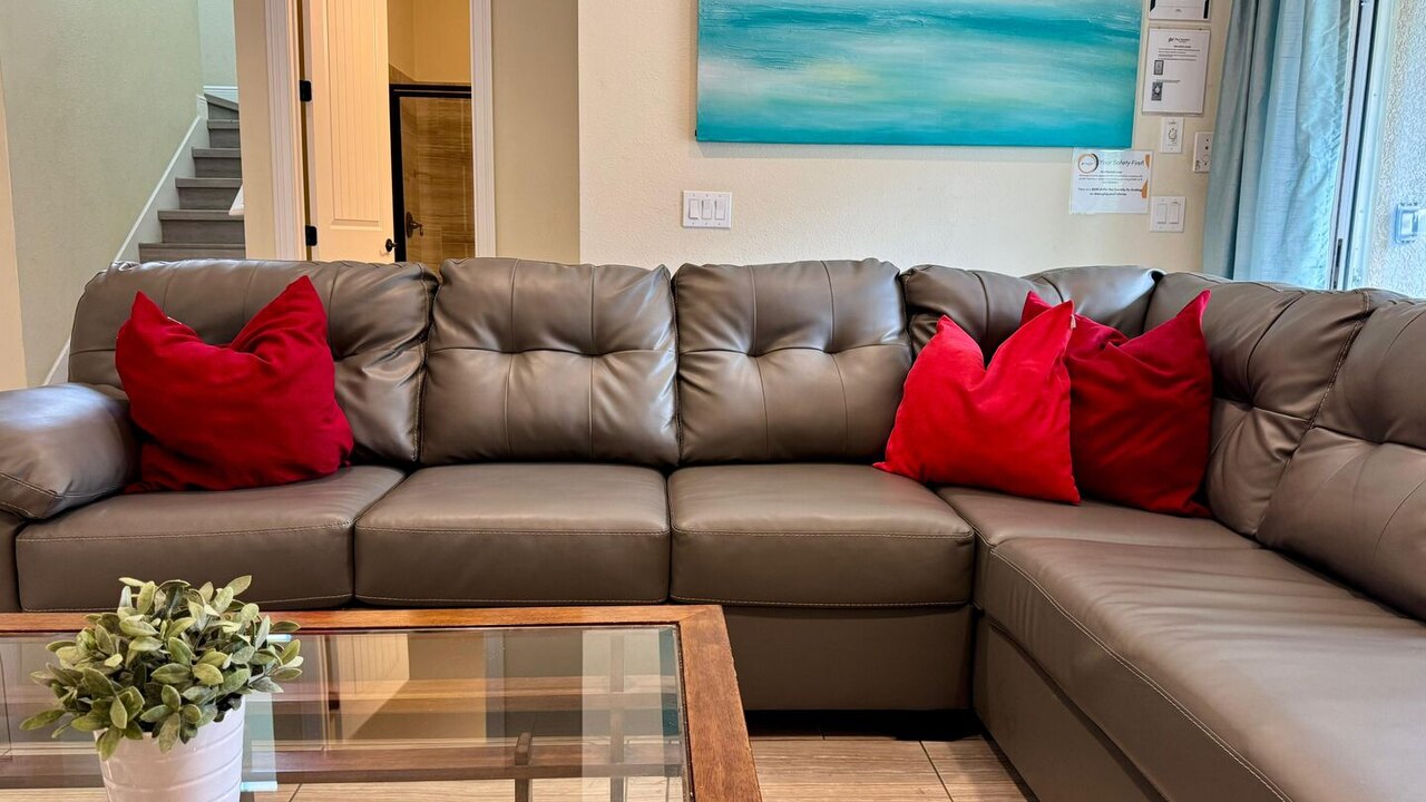 520 - 8BD Home Pool/Spa - Movie & Game room - Image 3