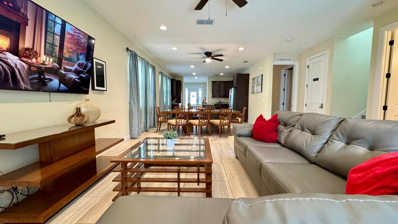 520 - 8BD Home Pool/Spa - Movie & Game room - Image 4