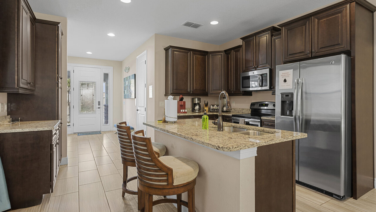 520 - 8BD Home Pool/Spa - Movie & Game room - Image 7