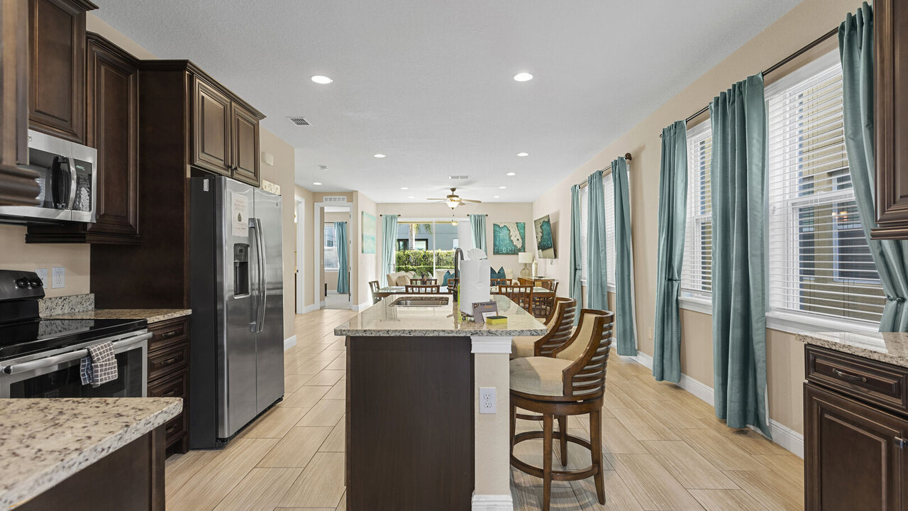 520 - 8BD Home Pool/Spa - Movie & Game room - Image 6