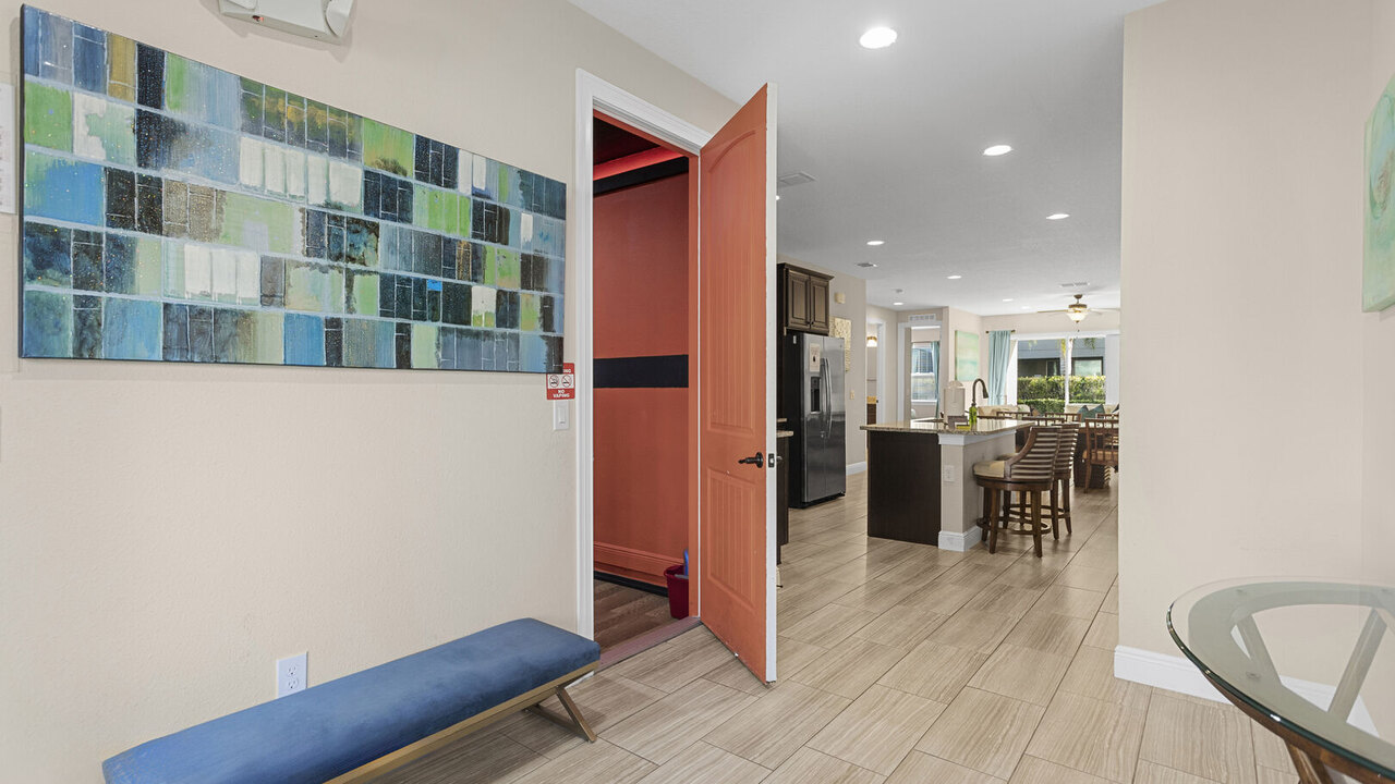 520 - 8BD Home Pool/Spa - Movie & Game room - Image 10