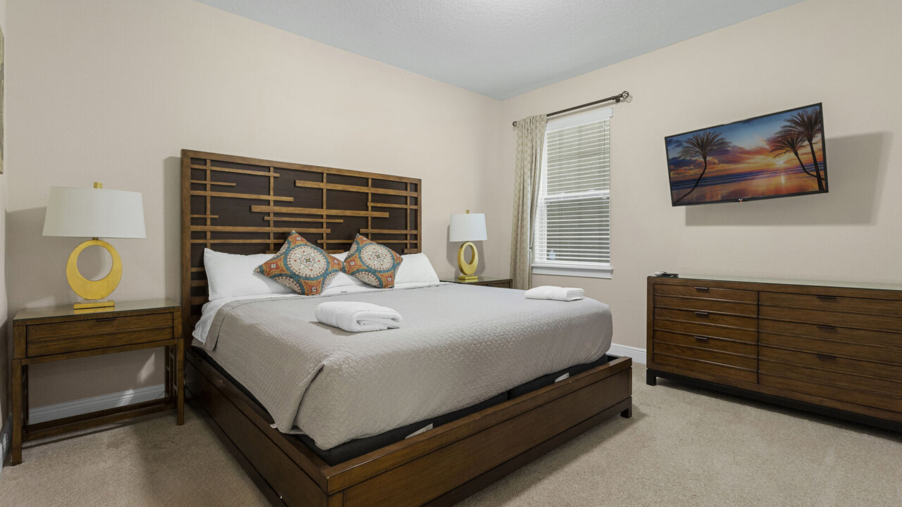 520 - 8BD Home Pool/Spa - Movie & Game room - Image 12