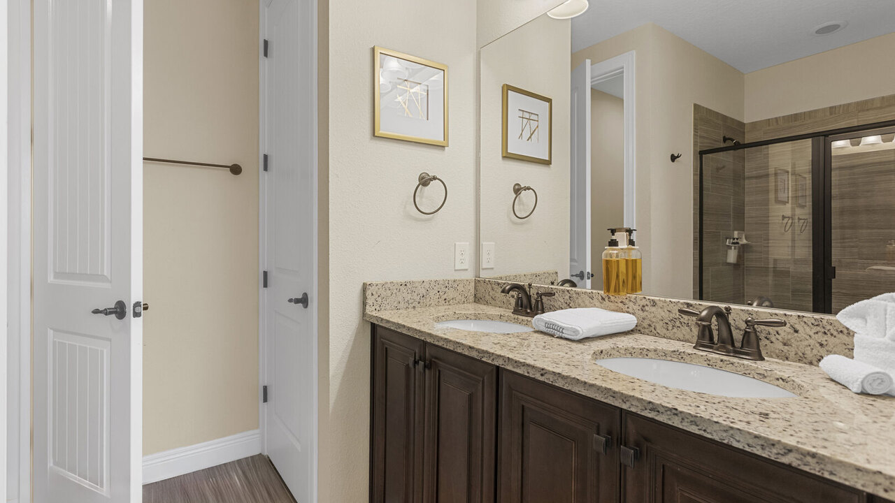 520 - 8BD Home Pool/Spa - Movie & Game room - Image 29