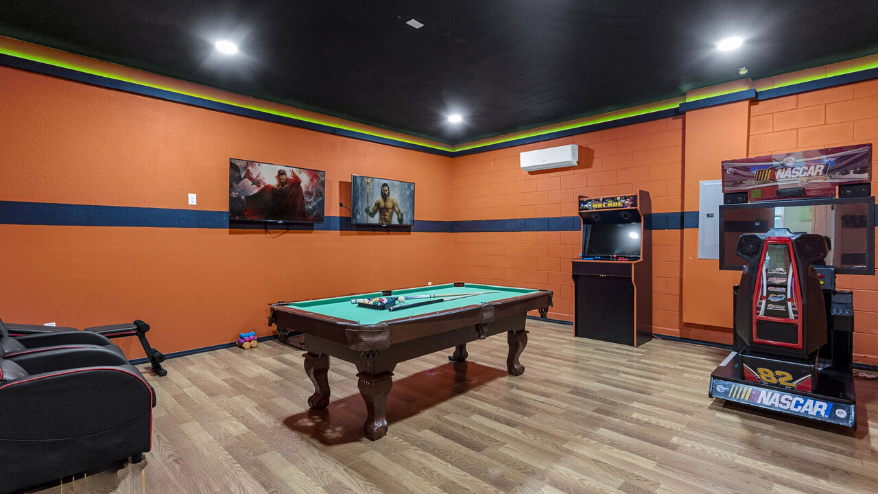 520 - 8BD Home Pool/Spa - Movie & Game room - Image 35