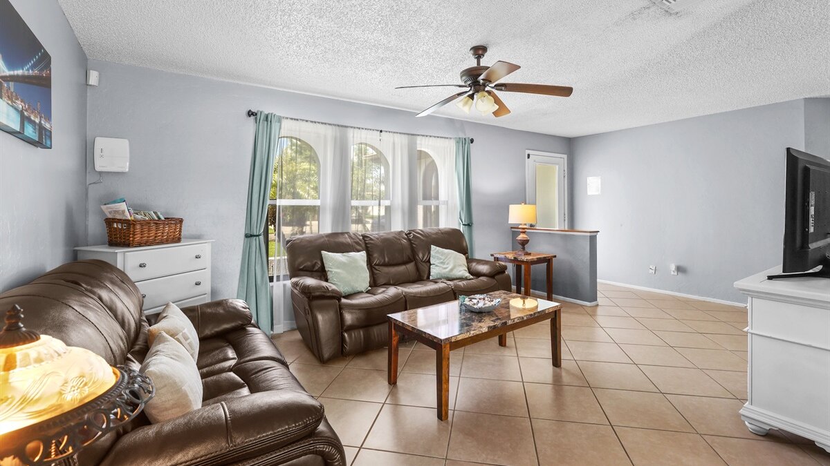 Florida Flair Villa - Image 4