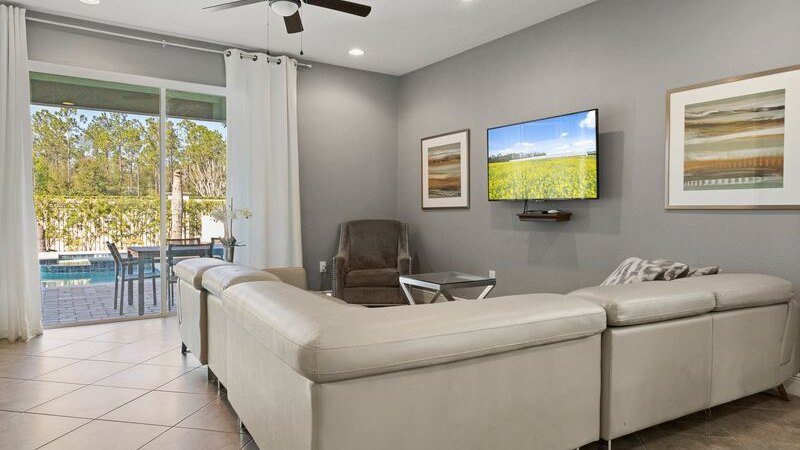 541-551-561-Multiple Family Homes - 23 Rooms / Pools&Spas - Image 5