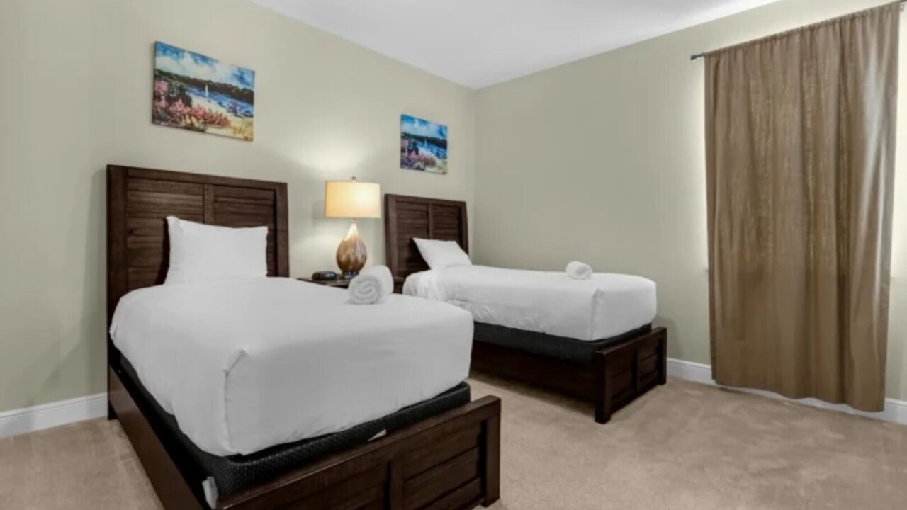 541-551-561-Multiple Family Homes - 23 Rooms / Pools&Spas - Image 40