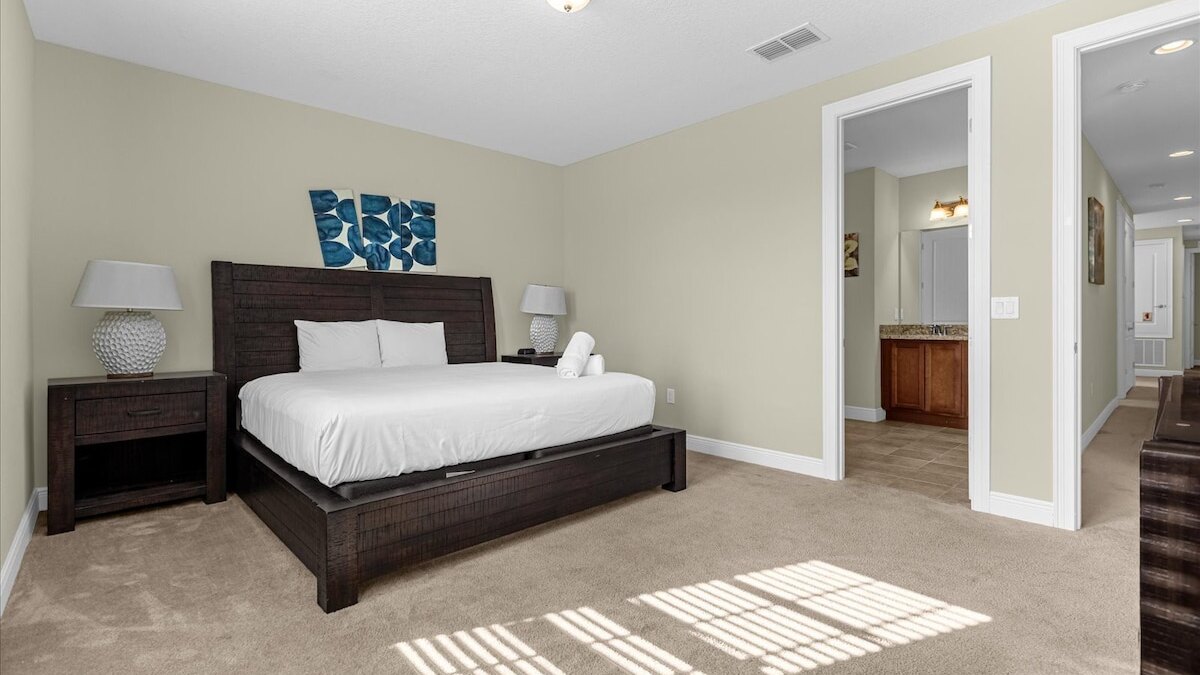 551-561--Multiple Family Homes 16 Rooms - Pool&Spa - Image 16