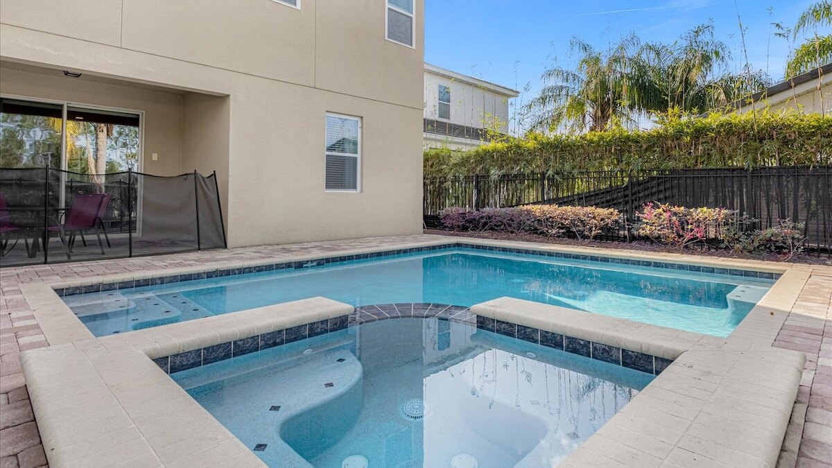 551-561--Multiple Family Homes 16 Rooms - Pool&Spa - Image 29