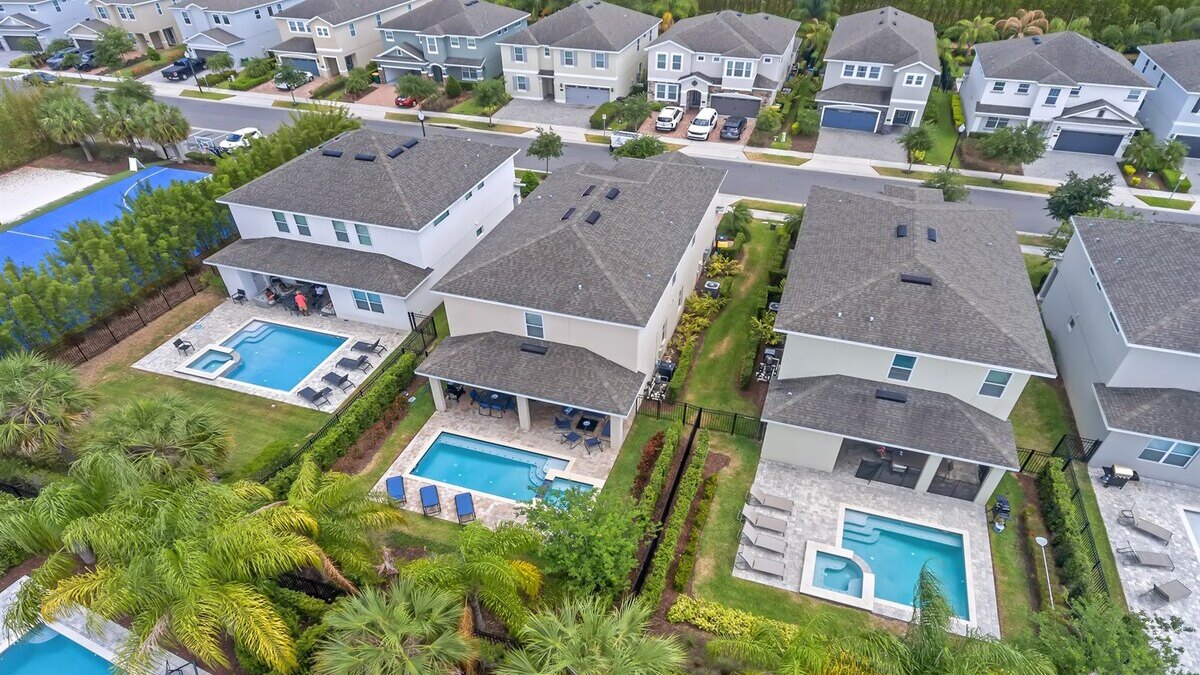 551-561--Multiple Family Homes 16 Rooms - Pool&Spa - Image 33