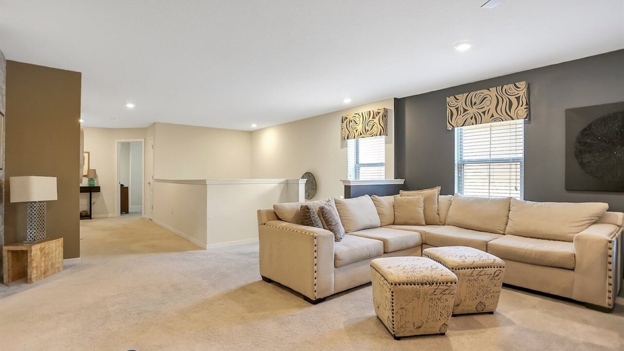 5548 (7) Private Room w/ 2 Twin Beds in Solterra - Image 14