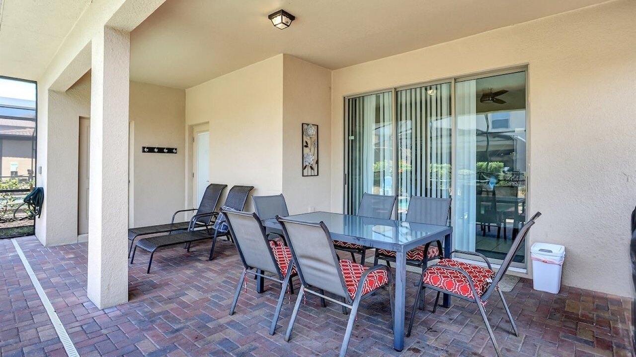 5548 (1) King Suite Pool side, Solterra Resort - Image 16