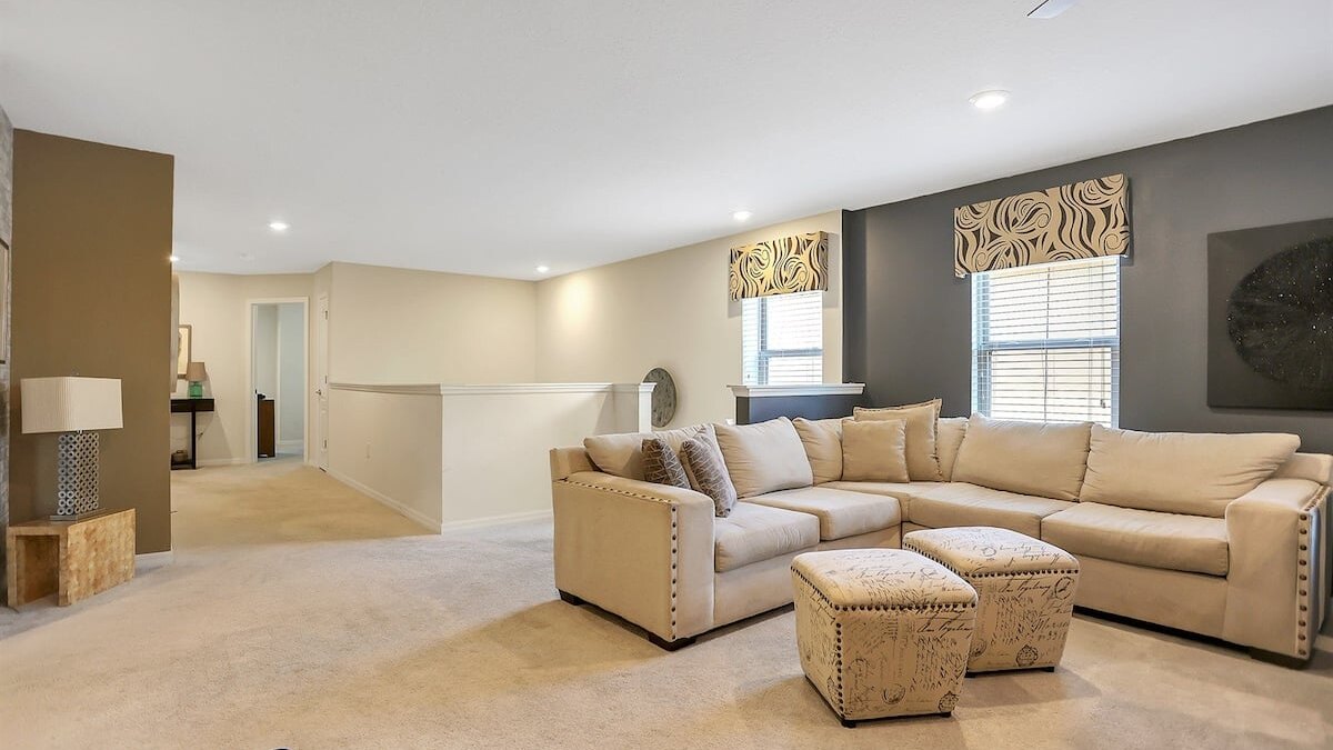 5548 (3) Solterra Stay | Queen Bed - Image 12