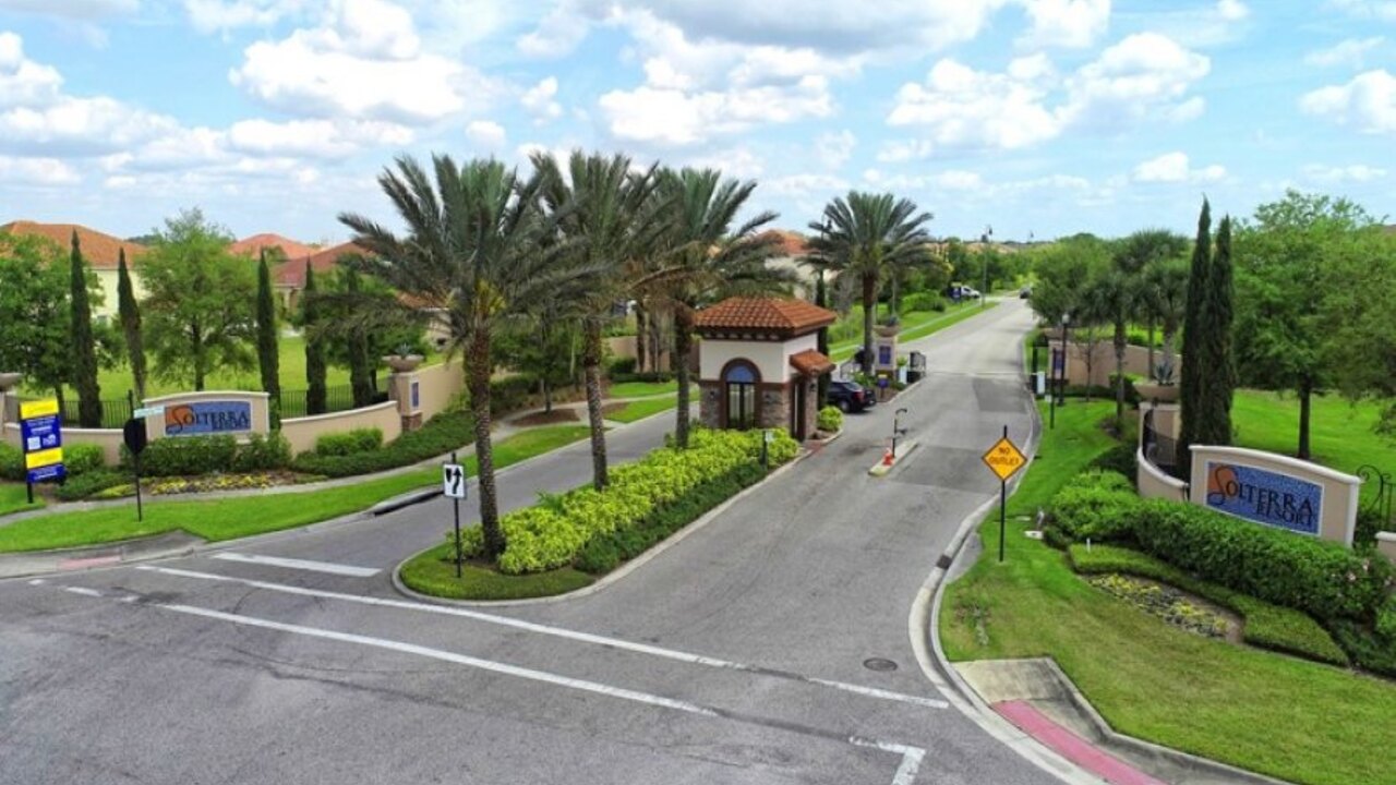 5548 (3) Solterra Stay | Queen Bed - Image 22