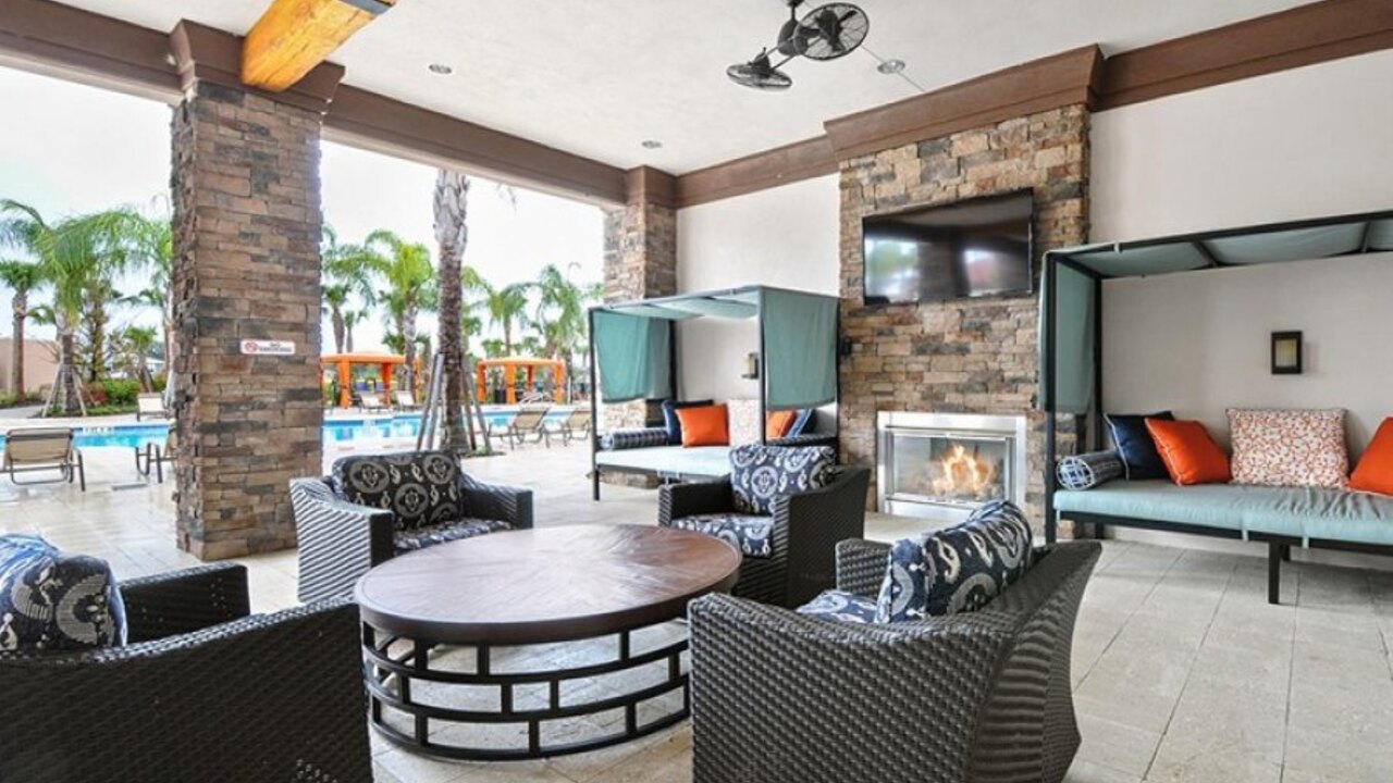 5548 (3) Solterra Stay | Queen Bed - Image 29