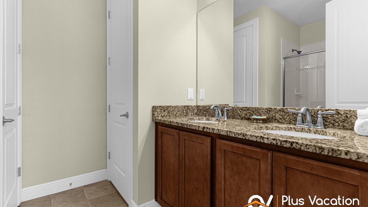 561 - 8BD Villa - Private Pool/Spa by Disney. - Image 1