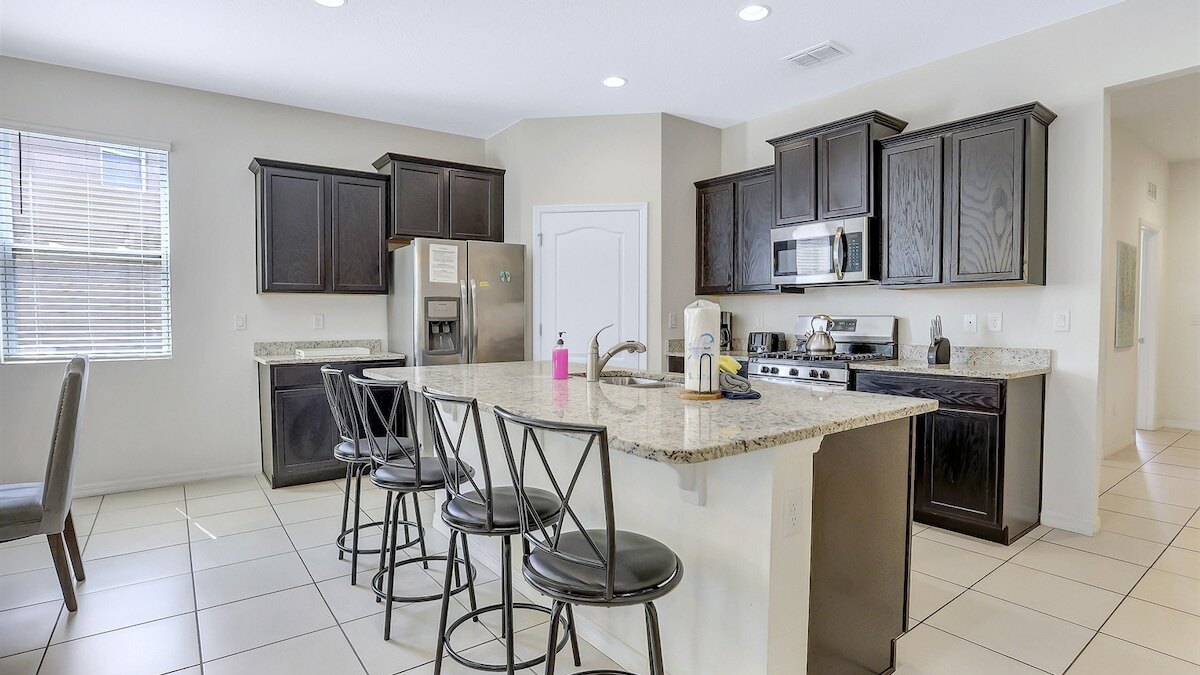 6079 Enchanted Villa 7 Bed by Disney - Image 6