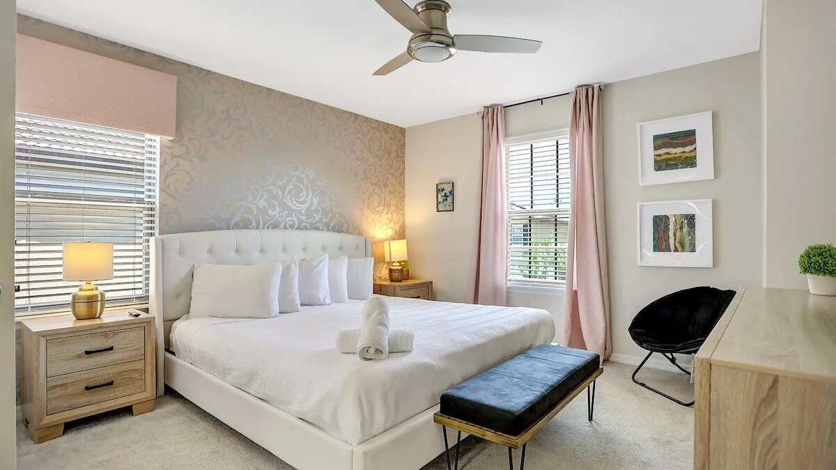 5548 (2) Upstairs King Suite + Walk-In Shower - Image 3