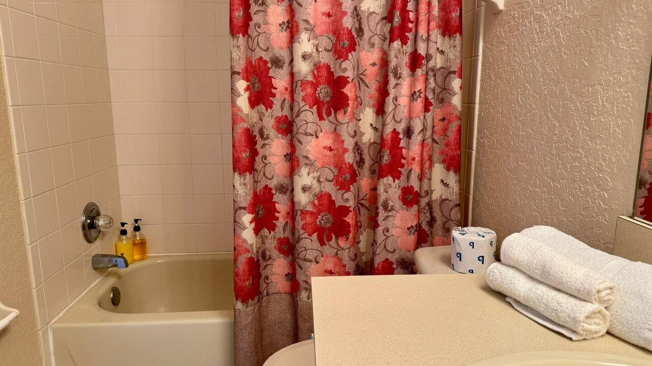 735-Dream getaway townhome in gated Resort - Image 22