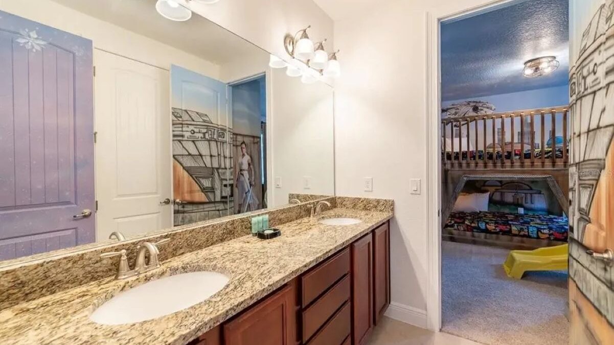 7603 Spectacular 8BR/7BA Themed&Game Room - Image 38