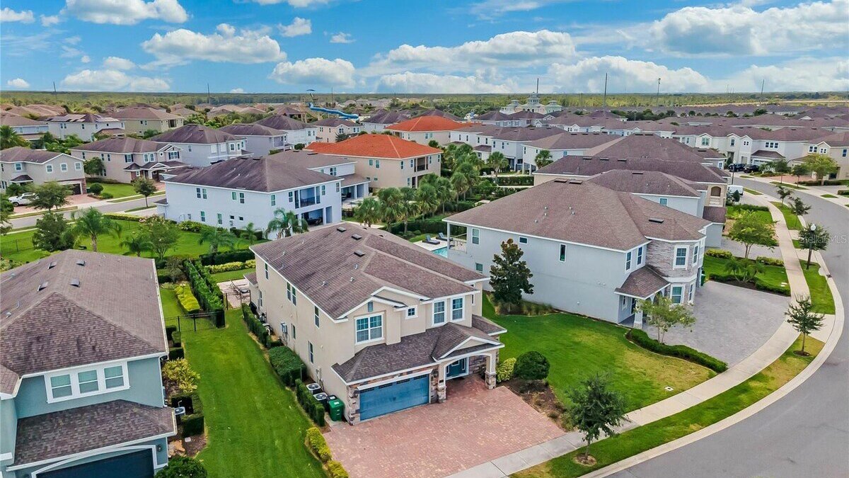 7723 Mansion with a Magic touch. - Image 5