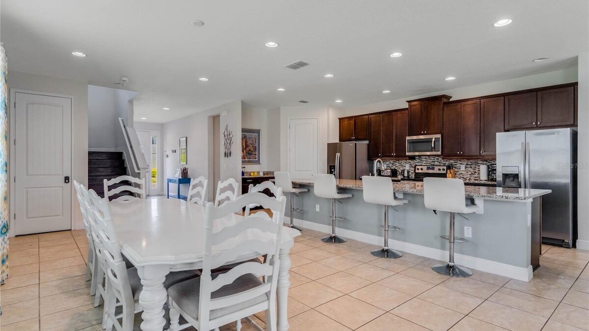 7723 Mansion with a Magic touch. - Image 10