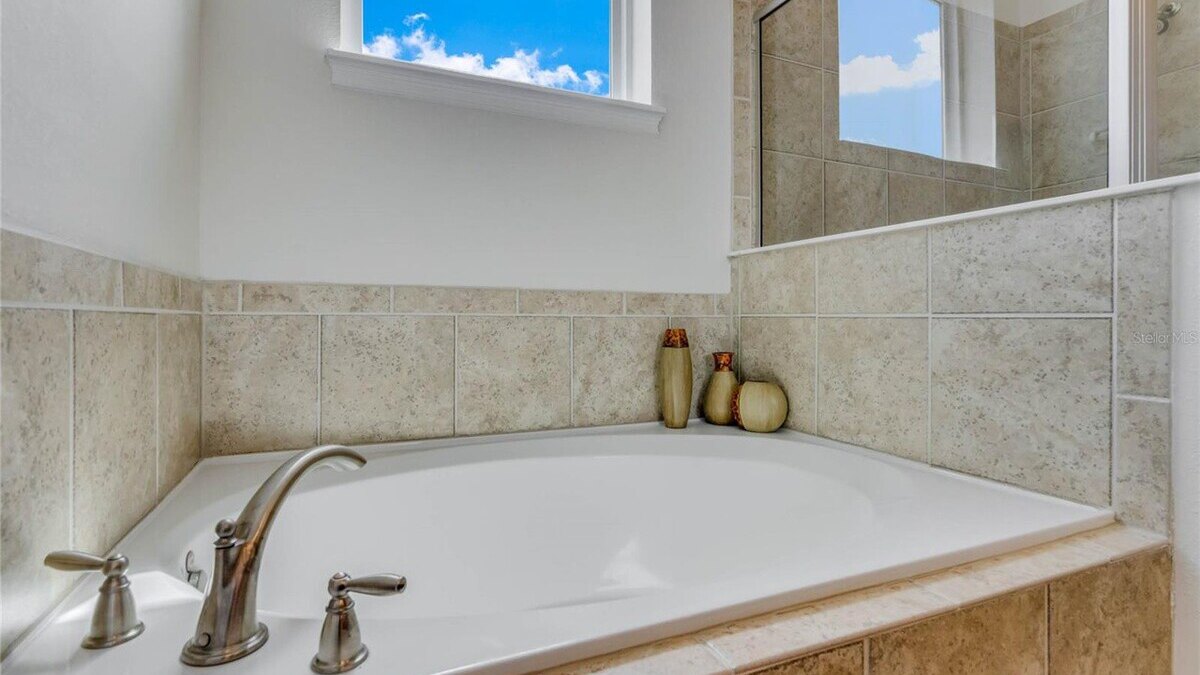 7723 Mansion with a Magic touch. - Image 37