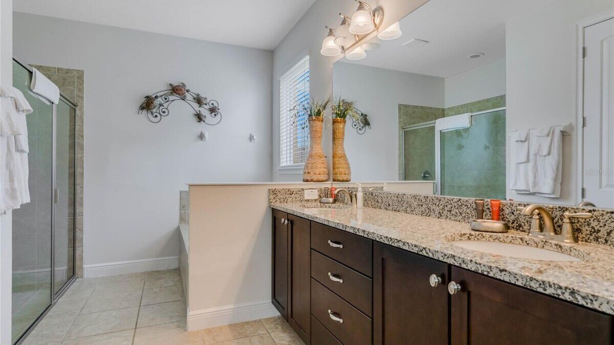 7723 Mansion with a Magic touch. - Image 43