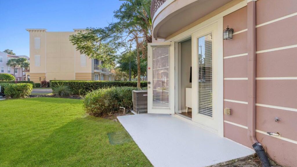 8000 One of a Kind Resort Retreat at VistaCay #108. - Image 1