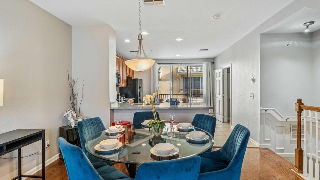 8000 One of a Kind Resort Retreat at VistaCay #108. - Image 4