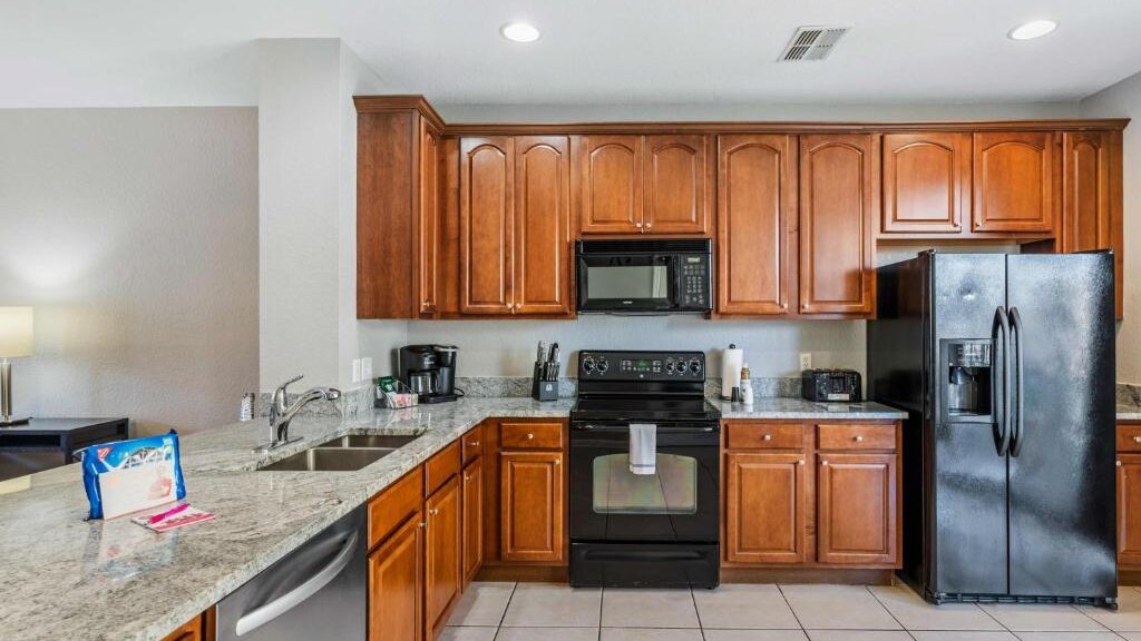 8000 One of a Kind Resort Retreat at VistaCay #108. - Image 10