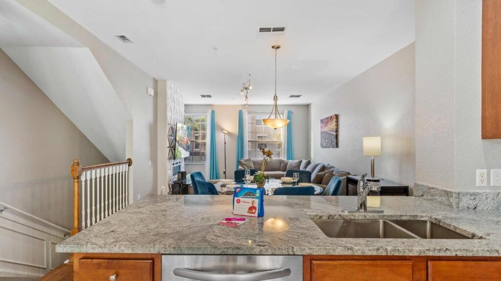 8000 One of a Kind Resort Retreat at VistaCay #108. - Image 12