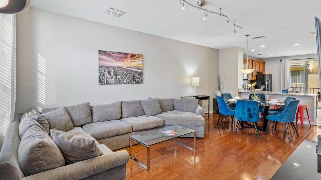 8000 One of a Kind Resort Retreat at VistaCay #108. - Image 18