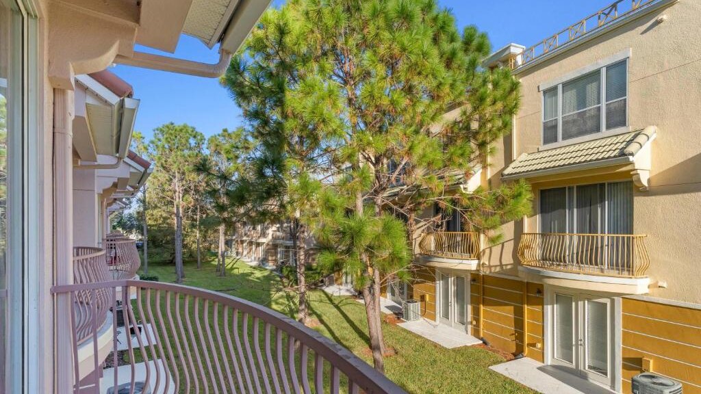 8000 One of a Kind Resort Retreat at VistaCay #108. - Image 20