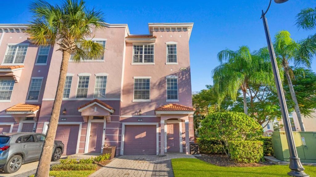 8000 One of a Kind Resort Retreat at VistaCay #108. - Image 37