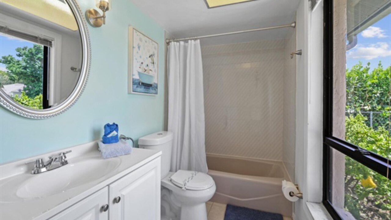 Lucy Villa - Image 19