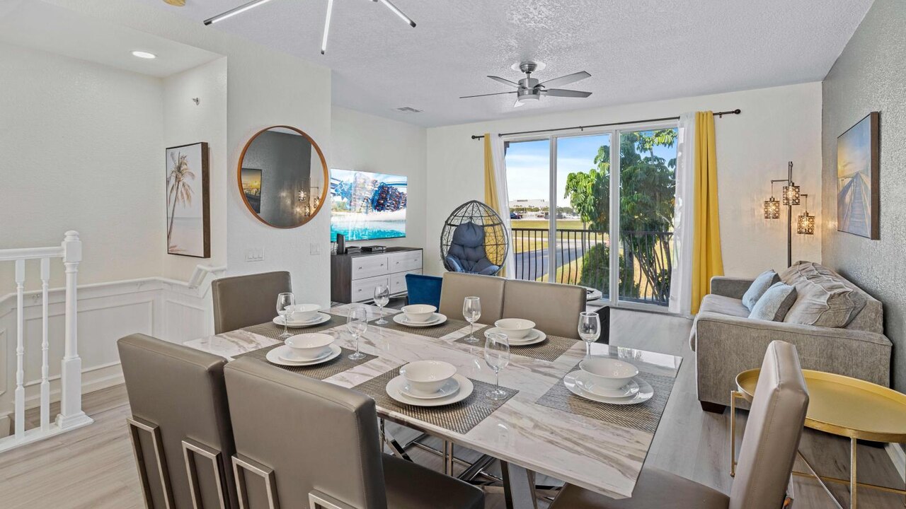 8036 Spacious & Fresh 3BR/3.5BA at Vista Cay #133 - Image 8