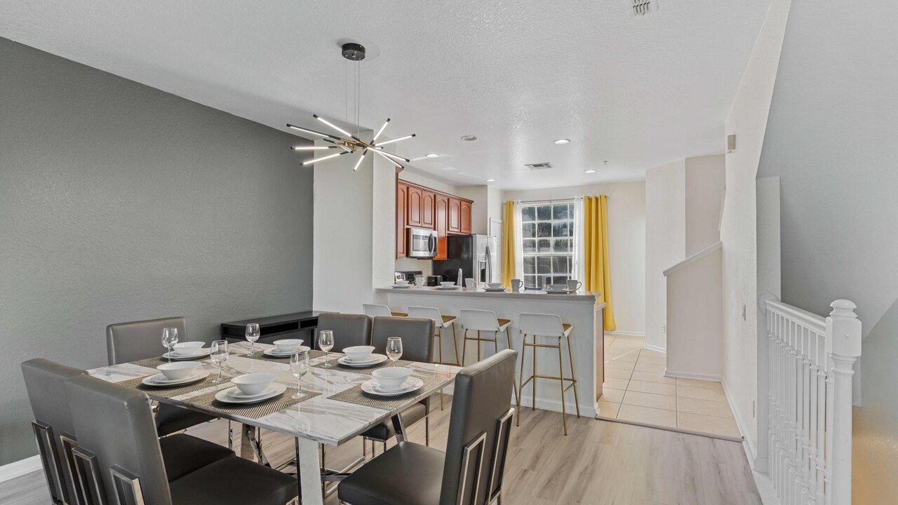 8036 Spacious & Fresh 3BR/3.5BA at Vista Cay #133 - Image 20