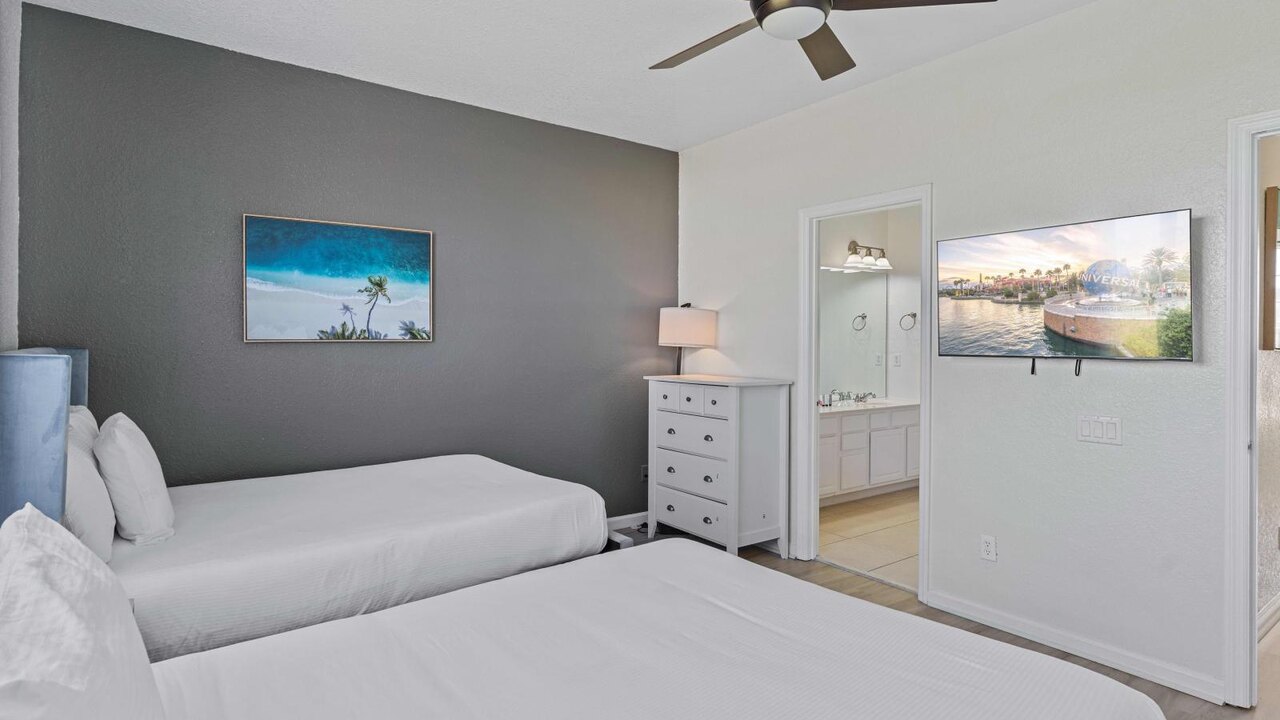 8036 Spacious & Fresh 3BR/3.5BA at Vista Cay #133 - Image 32