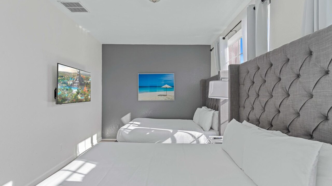 8036 Spacious & Fresh 3BR/3.5BA at Vista Cay #133 - Image 33