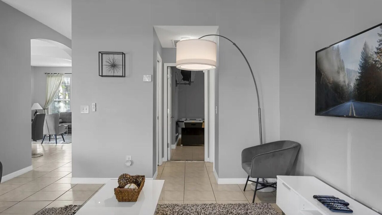 8503 Themed 7BD Villa- Game room/ Pool&spa - Image 4