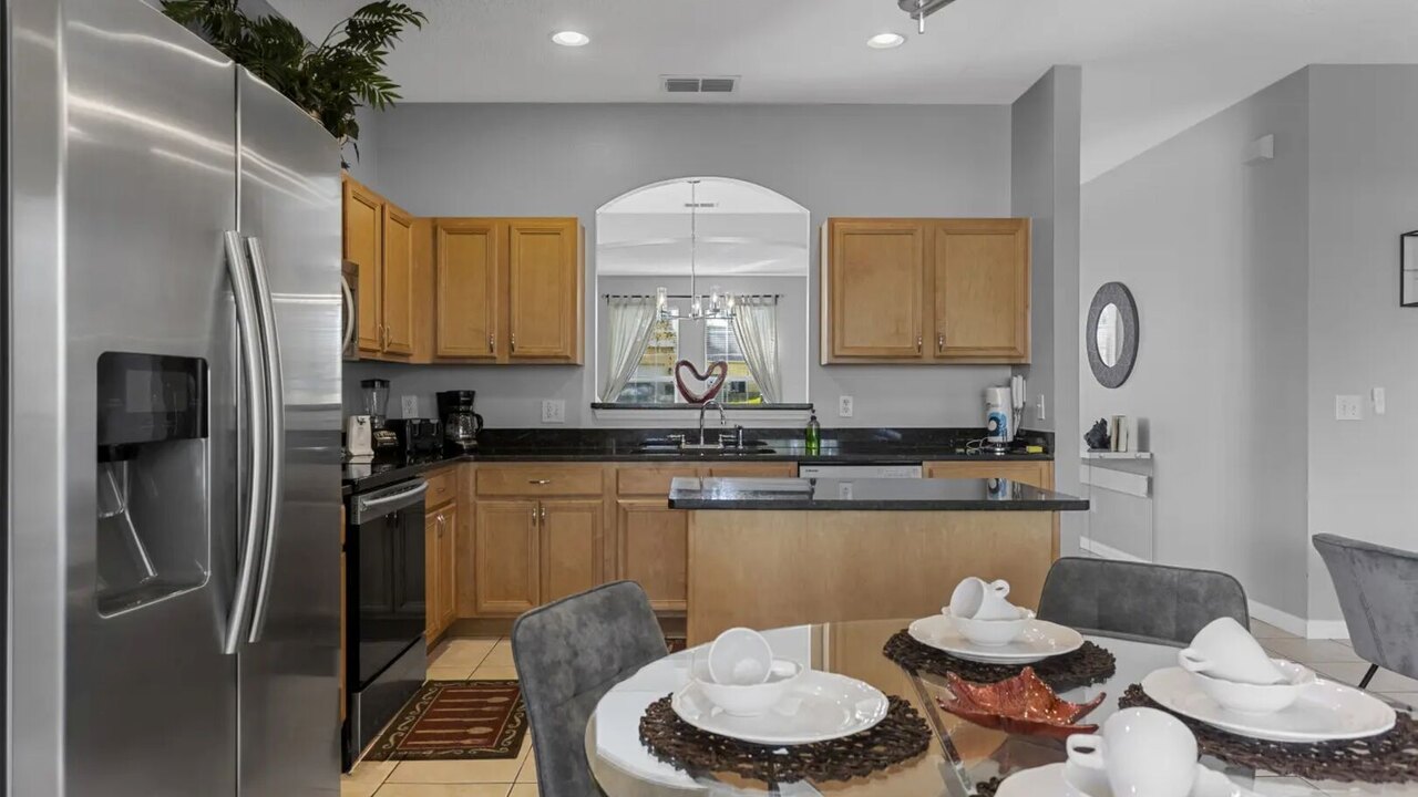 8503 Themed 7BD Villa- Game room/ Pool&spa - Image 9